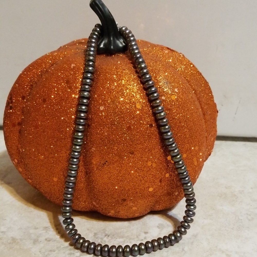 IPS metallic/dark grey pearl necklace
